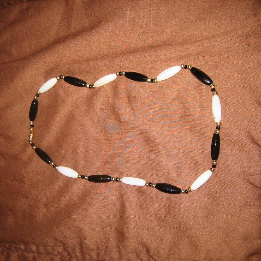 Lovely Women's Beaded Necklace